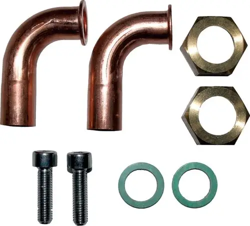 Anschluss-Set mit zwei gebogenen Kupferrohren, zwei Unterlegscheiben, zwei Muttern und zwei Schrauben, geeignet zur Montage in Wolf Solarpumpengruppen.